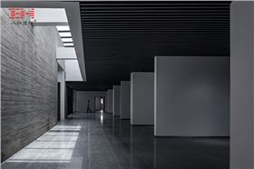 案例欣赏：铝合金格栅、铝方通装饰安徽大学艺术与传媒学院美术楼05.jpg