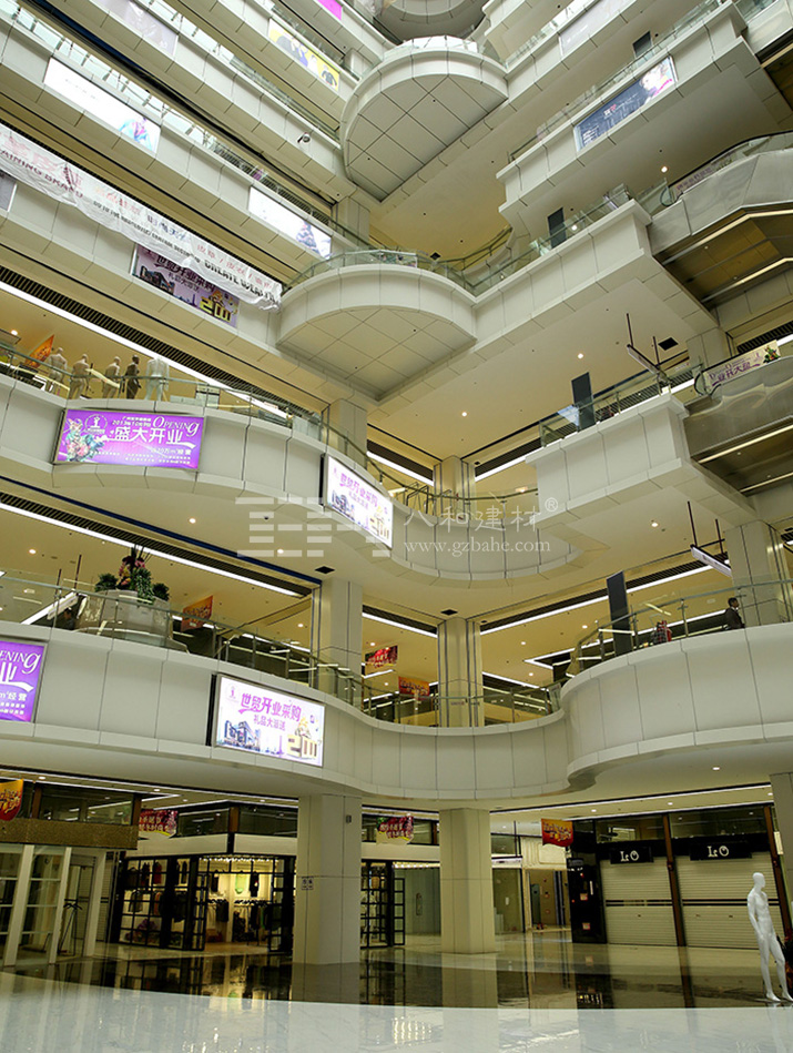 购物中心中庭护栏铝单板-广州世贸服装城