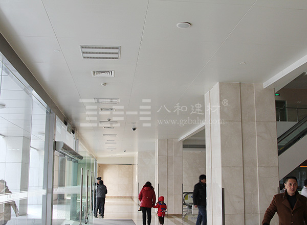 铝单板吊顶-徐州医学院附属医院3