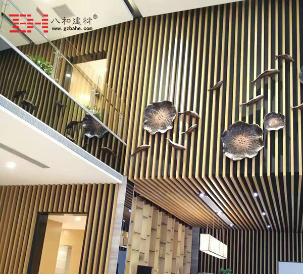 型材铝方通装饰的横琴珠江湾售楼大厅2