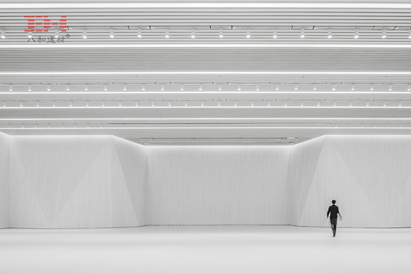 中央美院建筑学院多功能厅的铝制格栅改造4.jpg