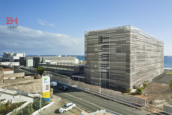 Aluminum Alloy Square Tube Decoration Laboratory Building Of Spanish Medical School