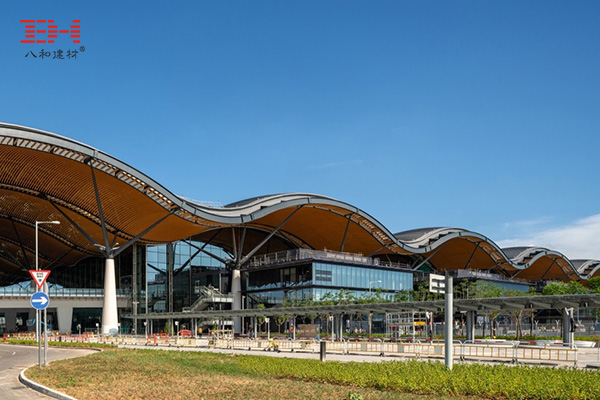 Curved Aluminum Rectangular Tube Decorates The Dome Of The Zhuhai-Australia Bridge Hong Kong Port Travel Inspection Building