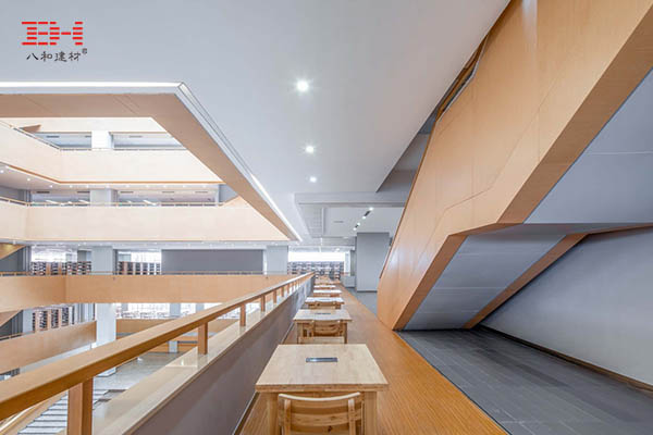 案例欣赏：成都大学新图书馆的室内木纹铝单板装饰