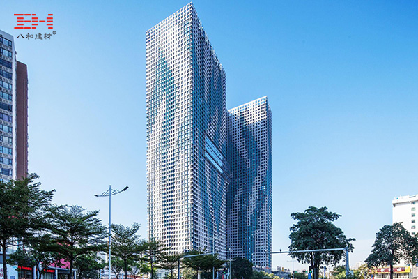 方孔铝单板做成的二维码立面，佛山兆阳O3大厦的创意外表