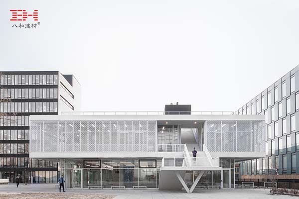 金属拉伸网外立面，荷兰Gerrit Rietveld学院和桑德伯格学院