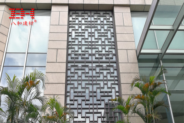 办公大楼外墙铝窗花装饰案例